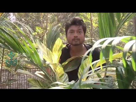 Desi Hot Nokrani Ne Chut Ki Khujal Mitayi Malik Ke Ladke SE 