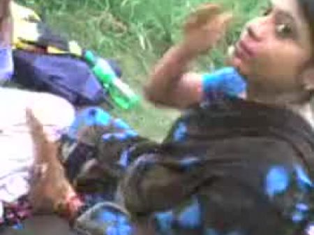 Парк меня Desi Bengali Boudi Big Bups, давившись в ее парне. 