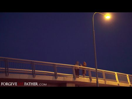 Creampie for Hot Indian Desi British模特，带有大屁股和小山雀，她深深地陌生人厚实的公鸡