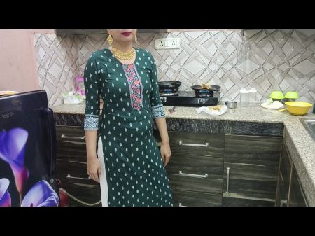 Indian Punjabi Ma Poner nuevo desi chudai Galiyan Punjabi Full Hd Desi Sardarni Hound Mari en la cocina 