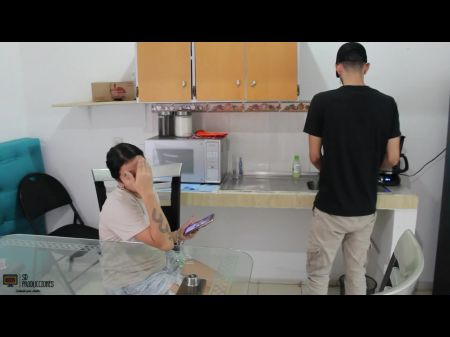 他妈的我邻居的母狗，因为她的丈夫在西班牙语中不在色情片