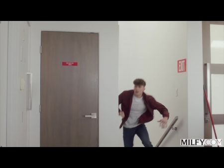 Milfy Dursty Mutter Savannah Wird In Epischem Gangbang Ausgestrahlt 