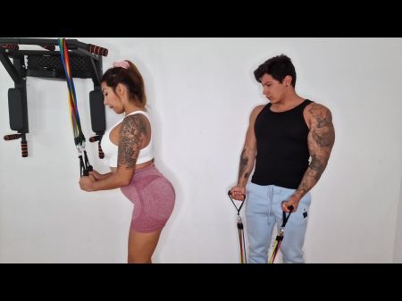 No Pude Resistir El Culo De Mi Vecino. La Follé Durante El Entrenamiento 