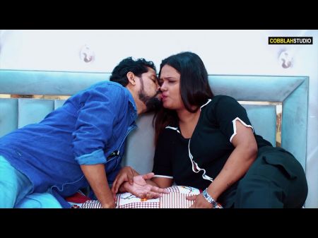 她的继兄弟在夜间被她的继兄弟吸引了一个性感的继承人