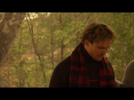 زوجة عاهرة تسمح بتسمير متشددين في المطبخ 