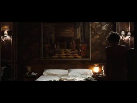 Elena Anaya y Natasha Yarovenko Escenas de sexo en Room en Roma 