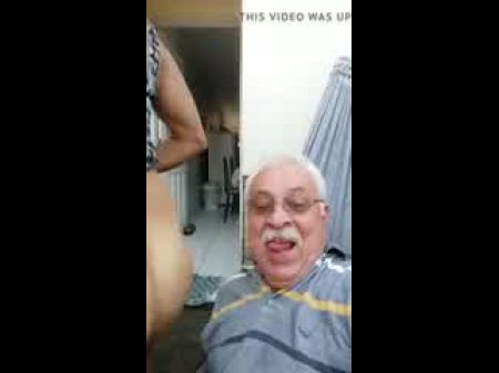 Vovo Em Casa De Quarentena