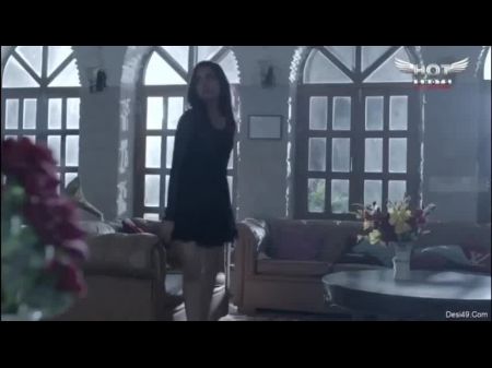 Nehal Vadoliya Boob Show 