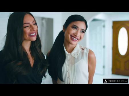 Das versaute Lesbenpaar fing im Tag der offenen Tür eine Schachtelung. 