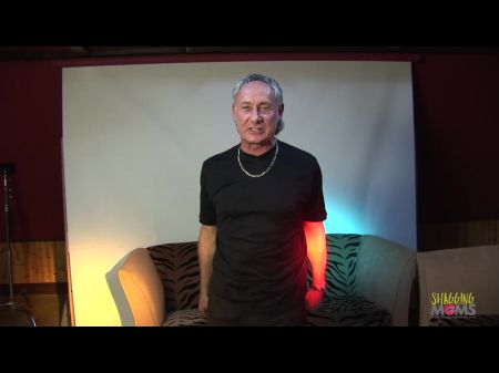 美丽的摩洛伊斯兰解放阵线是一种狂热的狂热者，这次她以精湛的四人动作拿了三个大杆