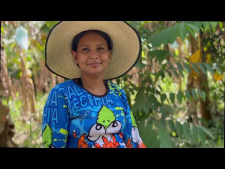 Palavra de camponês chupando pau em troca de um telefone 