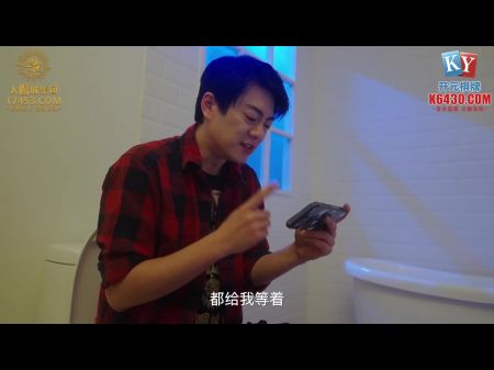 kam in heiße asiatische Stiefschwester -Muschi und bedeckte ihr Gesicht mit Sperma in der Küche 