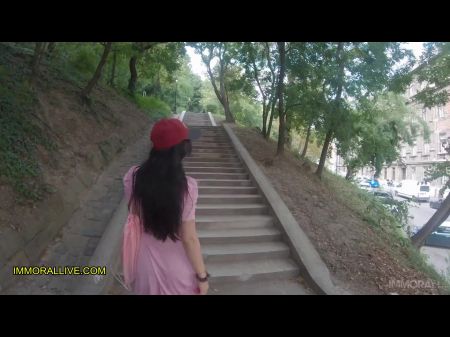 Bubble Butt Teen obtiene dos creampies Bella Angel Parte 1 de 2 