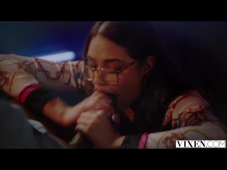 顽皮的暴露派吉泽尔（Gizelle）接受了她想要的东西