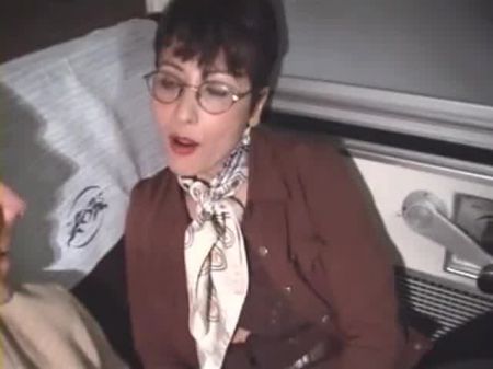 Francés maduro en un tren 