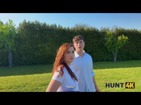 Hunt4k. Pochende Muschi am Teich 