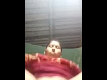 Hermosa gran teta bangali house esposa selfie parte 2 