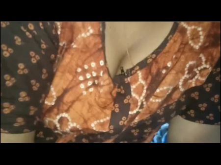 Будучи девушкой из Кожикоде, штат Керала, учитель веселятся, надевая воду на пенис своего мужа 