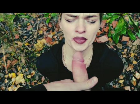 Sie ist das einzige Mädchen in der postapokalyptischen Zukunft, alle jagen sie, um sie zu ficken Babe 