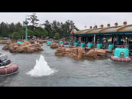 فتاة آسيوية في كيمونو تحصل مارس الجنس في اليابان و creampied 