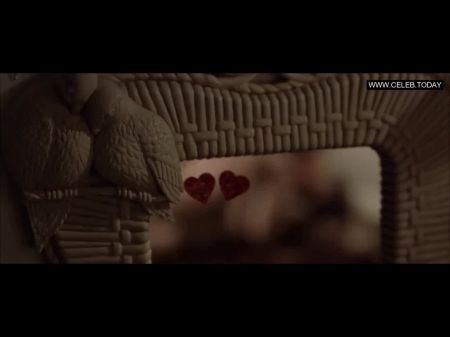 哈莉·贝瑞（Halle Berry），怪物的球场景（闭幕）