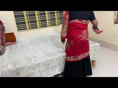 我剥去了阿姨，开始他妈的她的屁股