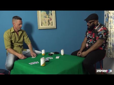 Он трахнул меня, пока ты играл в карты в гостиной 