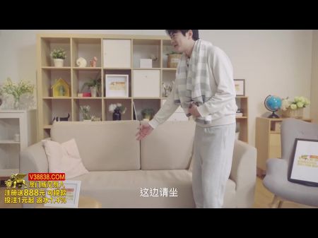 El compañero de clase adolescente chino caliente vino a mi habitación para hacer una tarea sexual 