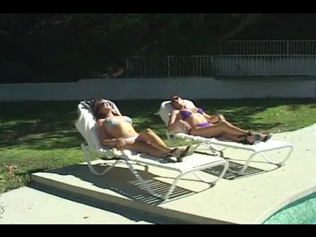 Ação ao ar livre lésbica impressionante com dois Gorgoues milfs 