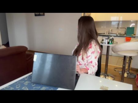تم القبض على زوجة الأب بونر من قبل زوجة زوجها قرنية وكوم في فمه 