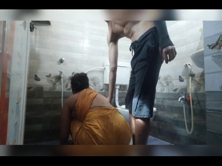 Kam Wali Bai Kapde Dhote Samye Mailk Ne Kiya Jabardasti 