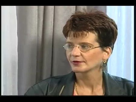 El reportero folla fea milf para obtener información 