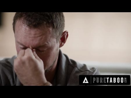 Whitney Wright erwischte ihren Freund Assfucking Milf Mietlady Dee Williams und schloss sich an 