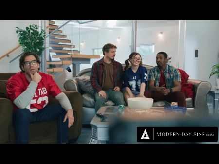 Os pecados modernos pecados teen lean Lovings tem sexo sorrateiro com os amigos do padrasto atrás das costas 