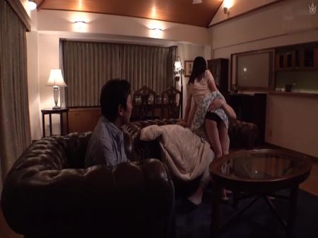 NTR是他最好的朋友的妻子，他被误认为丈夫