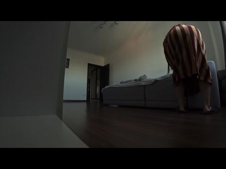 segredo. Esposa experiente se permite ser fodida por todos os amigos de seu marido. traição real 