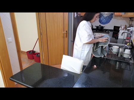 El chef privado sexy es seducido con un masaje 