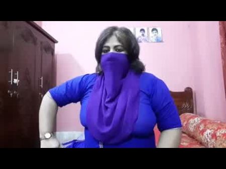 desi sex talking Aunty Ki Gand Boobs Putki Voda Gud Choda SE 