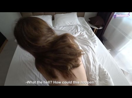 La hermanastra atrapada debajo de una manta y fingió ser una muñeca sexual Anny Walker 