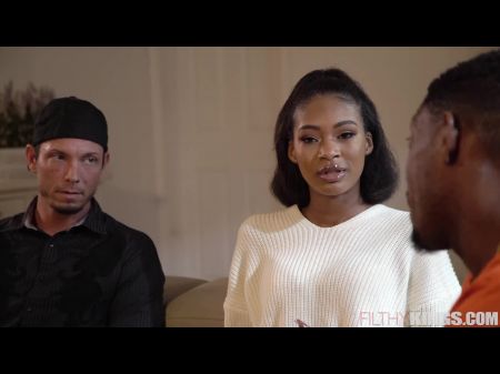 漂亮的乌木美女被用作一个好他妈的的附带