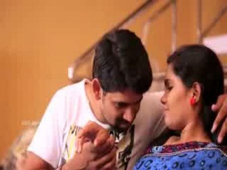 Aunty Superior Romance In Saree