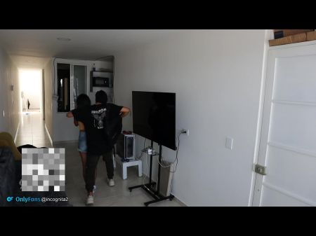 Seducí un ladrón enmascarado para follar 