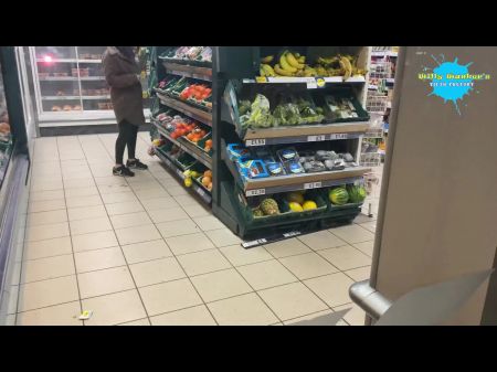 Zusammenstellung des verrückten Straßenmädchens 