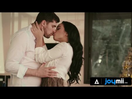 Ginebra Bellucci Sploogs Gets Finger-tickled Hard During Strong Romantic Tear Up On Kitchen Counter