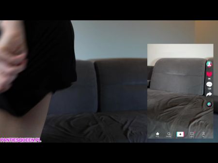 金发女郎由于裙子在裙子上闪烁而获得了