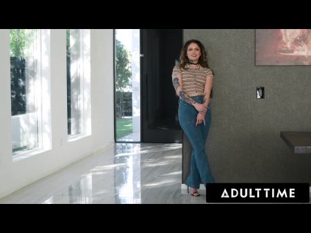 La nena tatuada Vanessa Vega es el submarino perfecto para inclinarse ante tu enorme polla 