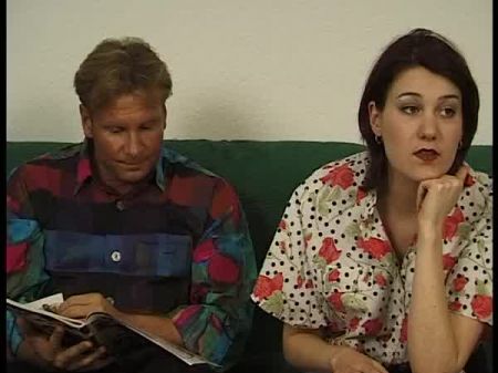 Gierige Sperma studentin braucht es hart retro 