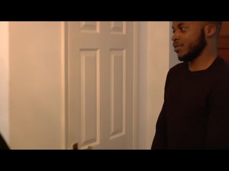 Por favor, coloque su gruesa polla negra en el agujero de mi trasero 