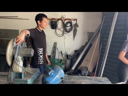 Aprovecho El Pequeño Coño De Mi Hermanastra Emily 