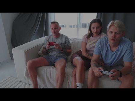 La puta sedujo a la amiga de su novio 